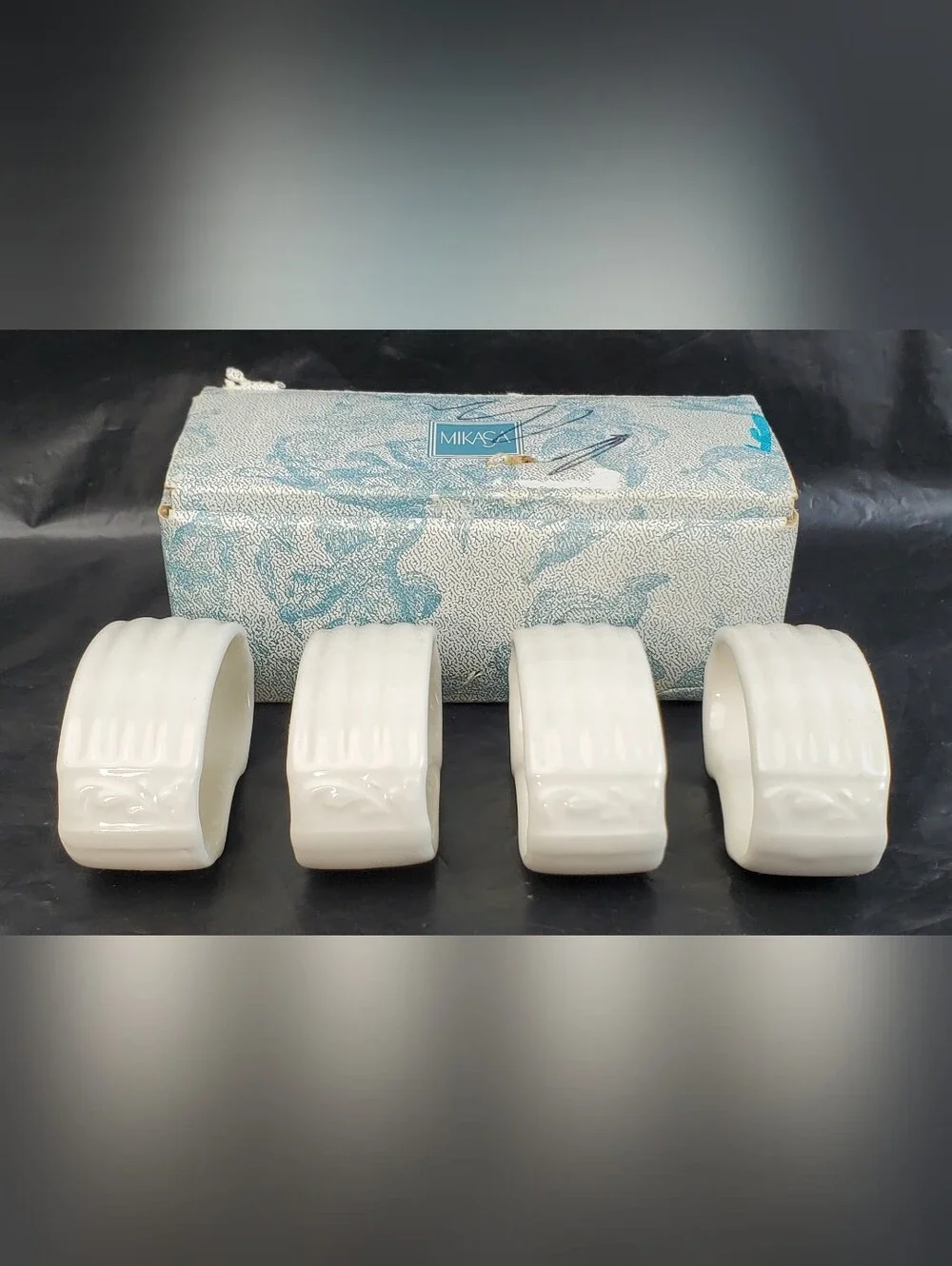 Mikasa Italian Countryside Napkin Rings w/ Box - DD900 / 466 - Set of 4 - GUC